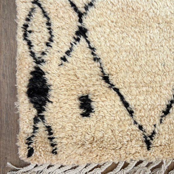 ◉Moroccan Rug◉　184cm×153cm　vintage　ベルベル人 Vintage Moroccan - 5'3