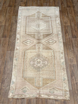 Vintage Kars - 4'4" x 8'10"